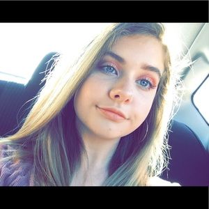 Meet your Posher, Caitlyn